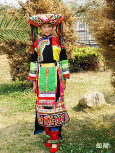 女款拼花傈僳族服飾定制