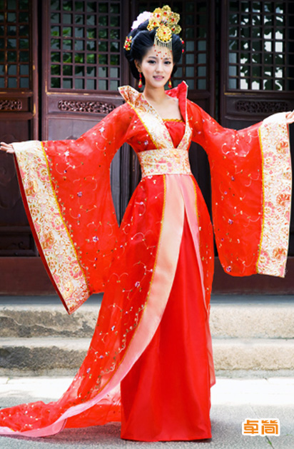 漢服對(duì)襟立領(lǐng)長袍套裝定制