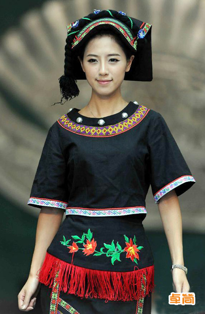 仡佬族服飾定制