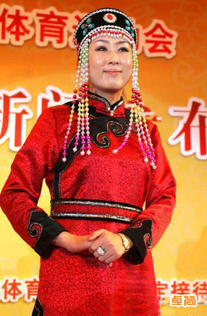 鄂倫春族服飾定制