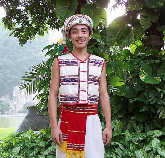 南丹白褲瑤服飾