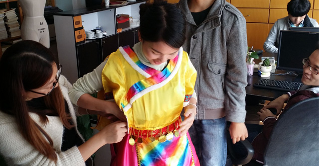 【驚奇】5個少數(shù)民族的服飾縫合在一起，你見過嗎？