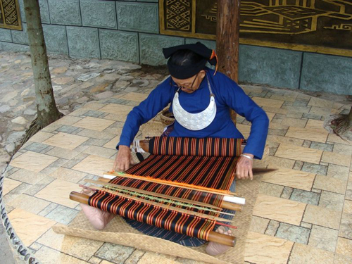 黎族傳統(tǒng)紡染織繡技藝