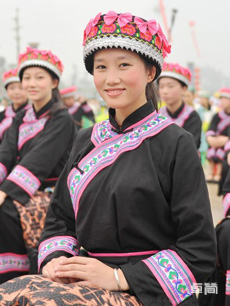 仫佬族服飾定制