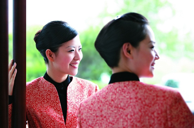 【分享】選擇酒店工作服生產(chǎn)廠家，款式設(shè)計(jì)和售后服務(wù)是關(guān)鍵