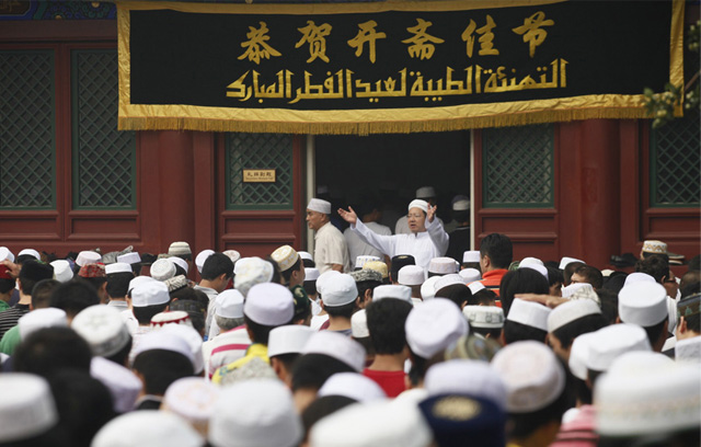 【寧夏開齋節(jié)】用卓簡少數(shù)民族服裝，點(diǎn)亮回族開齋節(jié)