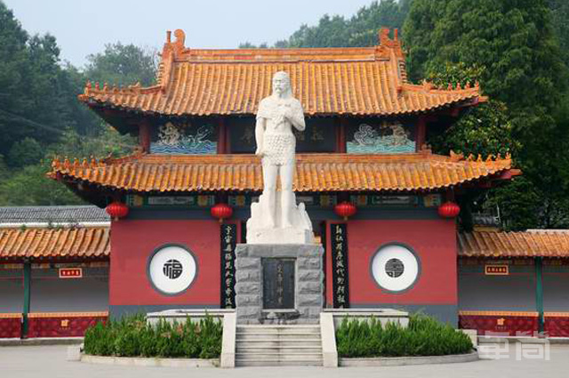 【湖北景區(qū)】隨州炎帝故里風(fēng)景名勝區(qū)領(lǐng)導(dǎo)一行蒞臨杭州卓簡