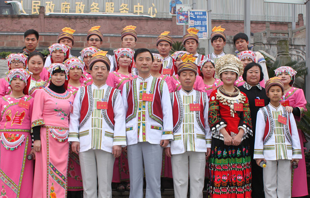 【陜西】少數(shù)民族公務(wù)員服裝，卓簡獨樹一幟最特別！