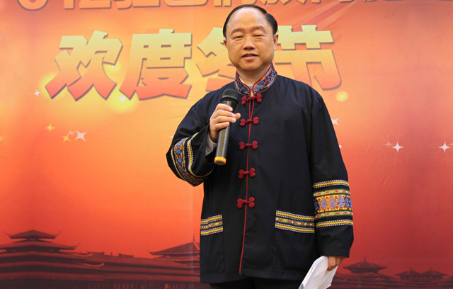 【貴州】民族政府機(jī)構(gòu)服裝  選對(duì)廠家更安心