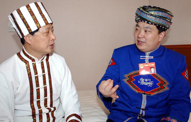 【湖南】民族公務(wù)員服裝設(shè)計(jì)  只有卓簡(jiǎn)最專業(yè)