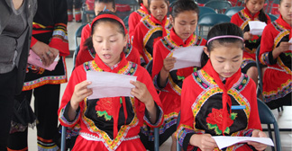 【福建】聰明買家 網(wǎng)絡(luò)定制卓簡少數(shù)民族校服 最實(shí)惠