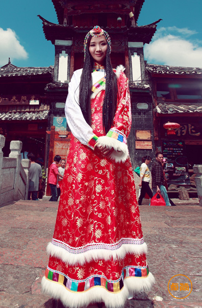 女款紅色藏族服飾定制