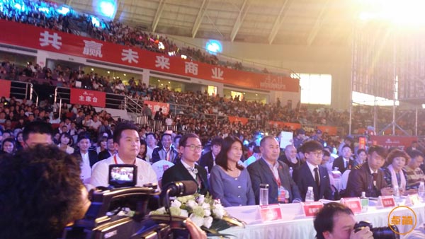 卓簡CEO劉湘萍親聆格力董事長董明珠在2016年世界微商大會演講有感